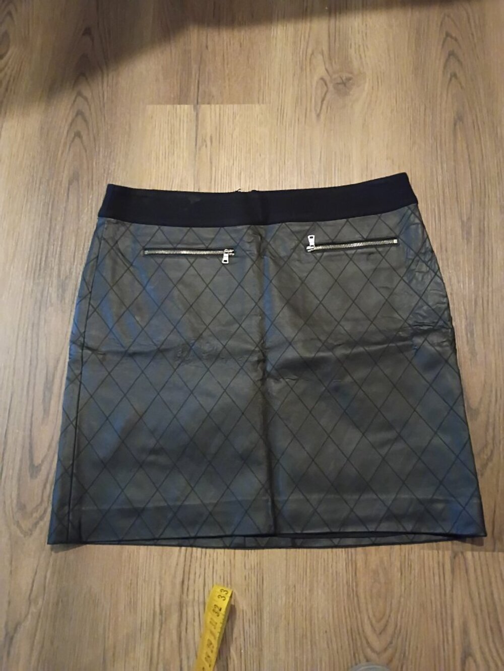 Ann Taylor Petite Black Mini Skirt Sz 10P Faux Leather Zippered Lined